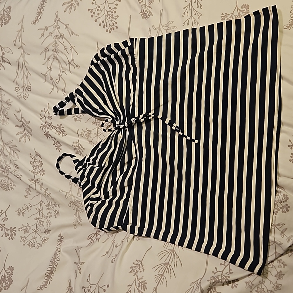 Lands' End women's size 18DD swim top and mini swim skirt Navy blue/white stripe